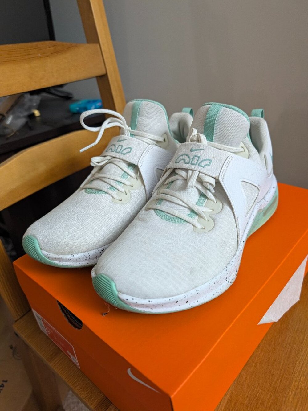 Nike Wmns Air Max Bella TR 'White/Emerald Rise'